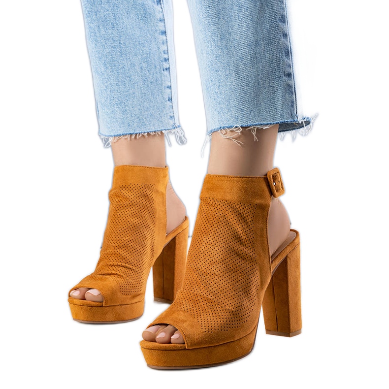 PA1 Camel heel sandals from Calum brown yellow