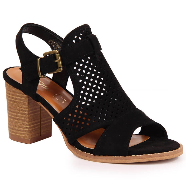 Women's sandals built on a black eVento post
