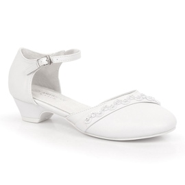 American Club girls' First Communion ballerinas on a white cap American Club girls' First Communion ballerinas on a white cap