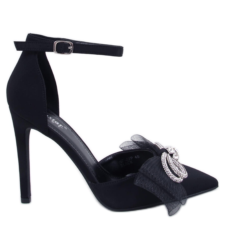 Seastar Pins with a tulle bow from Triana Black