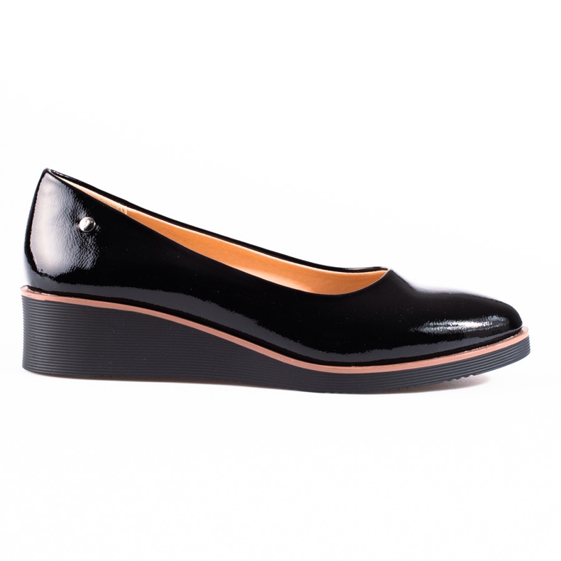 Women's Vinceza black wedge pumps