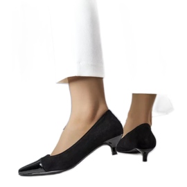 BM Duck patent toe black pumps
