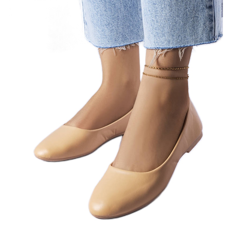 Beige ballerinas with a leather insole from Truchon