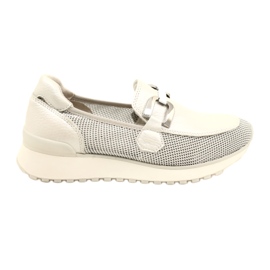 Caprice women's leather loafers with decoration 9-24502-20 132 Pearl Comb white Caprice women's leather loafers with decoration 9-24502-20 132 Pearl Comb white