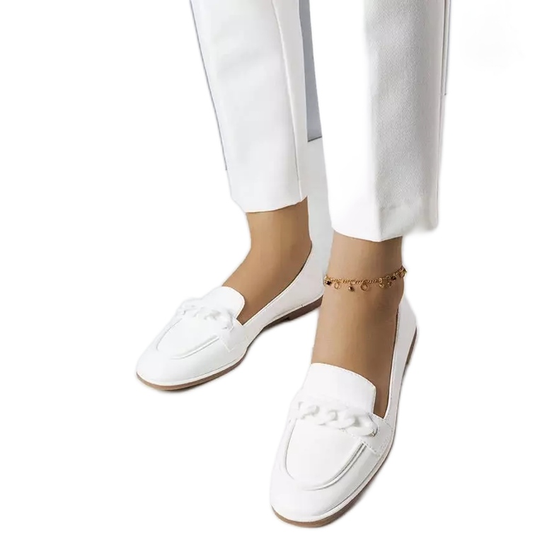 BM White loafers decorated with a Bobbie chain