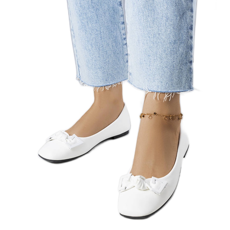 White ballerinas with a bow from Tabitha