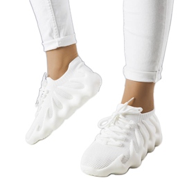 White airy sneakers from Muriel
