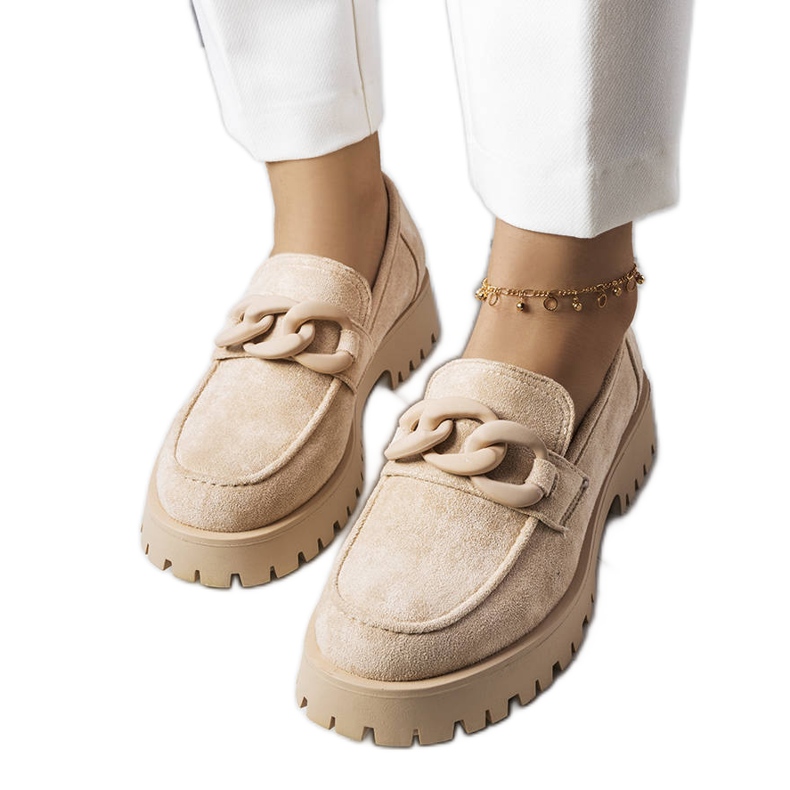PA1 Beige lords decorated with an Arpin chain
