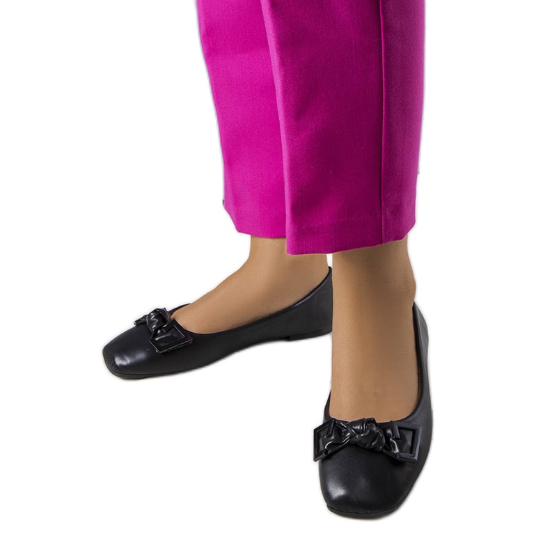 Black ballerinas with a bow from Tabitha