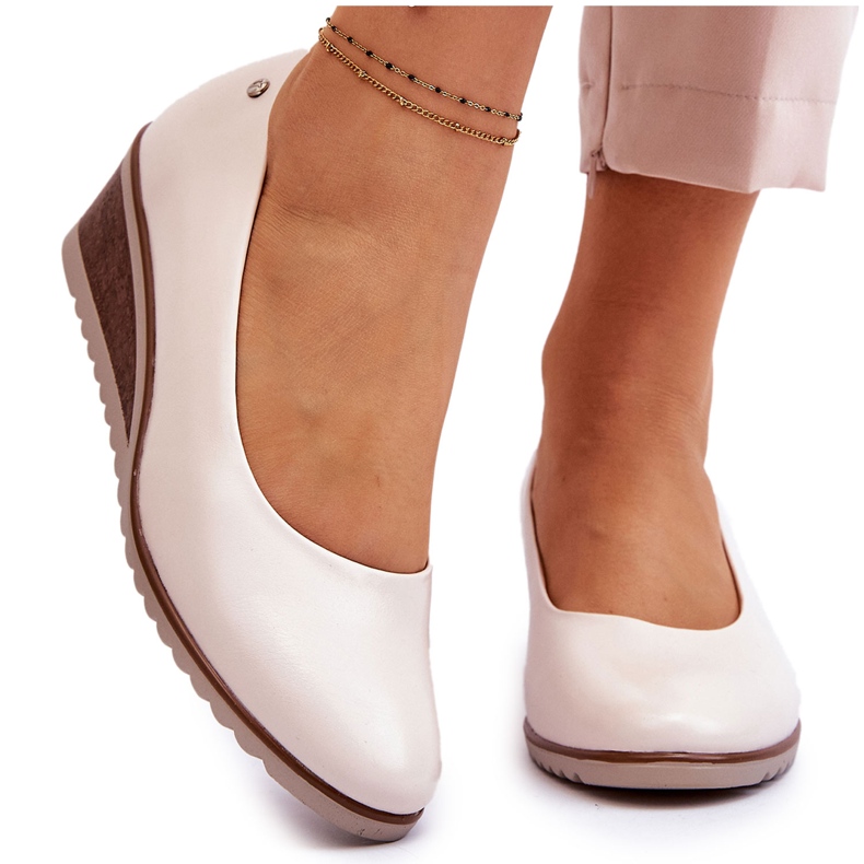 Vinceza Classic Beige Graysen Wedge Pumps