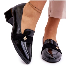 Vinceza Black Patent Leather Low Heel Pumps With Embellishment Doria Vinceza Black Patent Leather Low Heel Pumps With Embellishment Doria