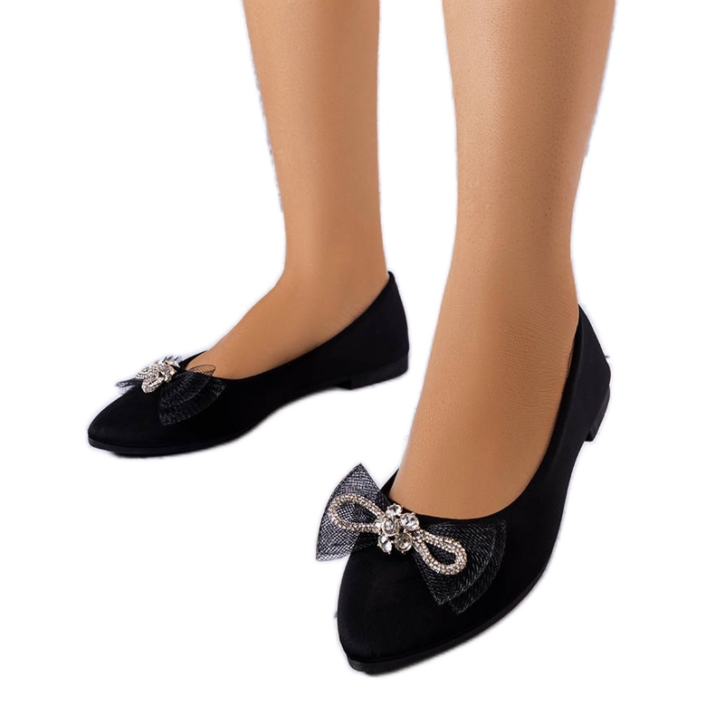 Black ballerinas with a bow and rhinestones from LaGarde