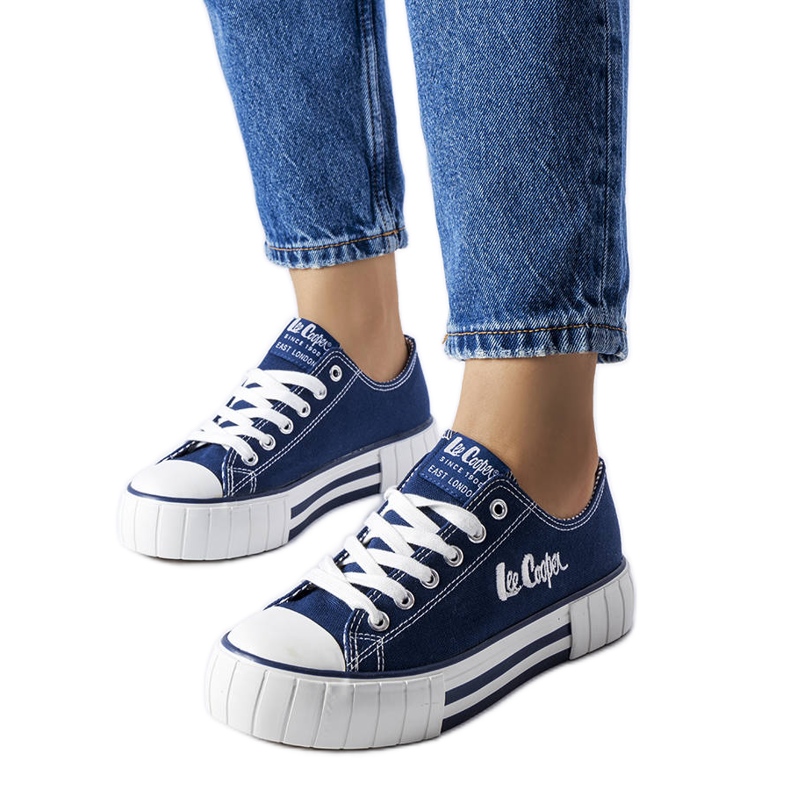 Navy sneakers Lee Cooper LCW-23-31-1803L blue