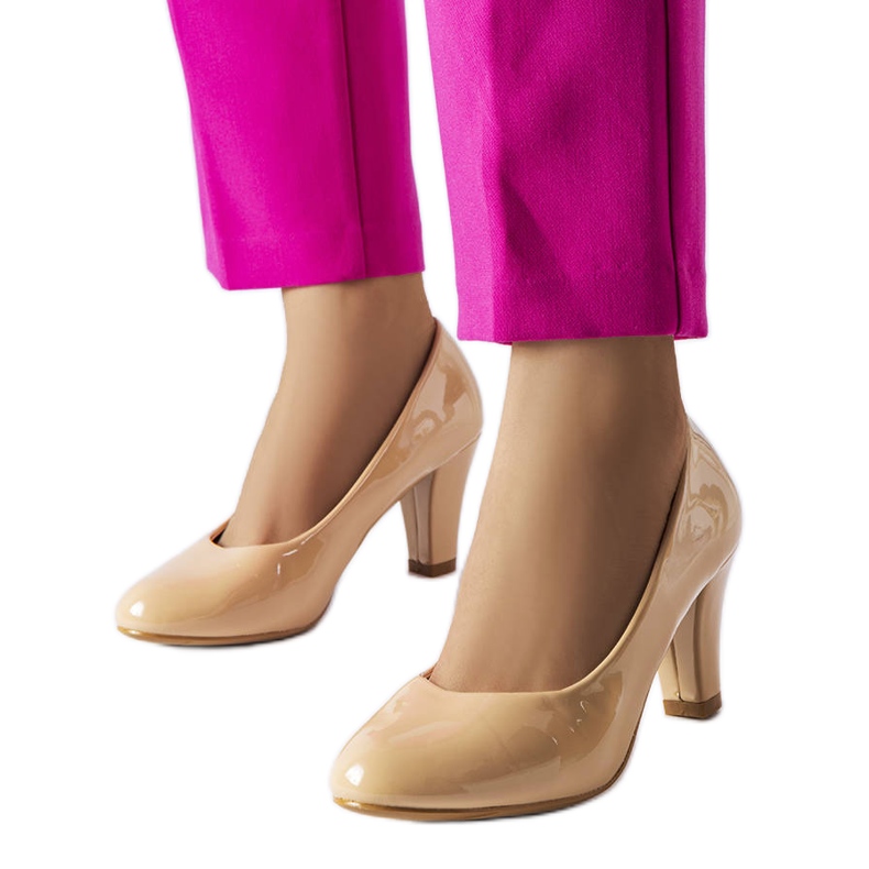 BM Beige patent leather pumps from Burkett BM Beige patent leather pumps from Burkett