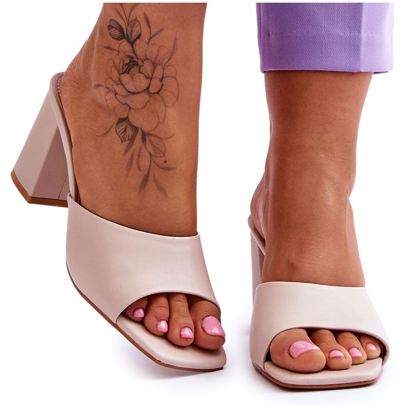 Women's Loara Beige Leather Classic Slippers Women's Loara Beige Leather Classic Slippers