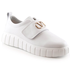 Women's leather shoes on the platform with velcro white Vinceza 87904