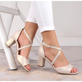 Women's beige pearl sandals on the post Sergio Leone SK862