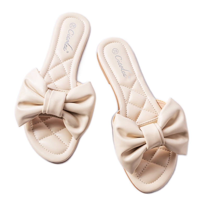 Beige elegant sandals with a bow from Garnier