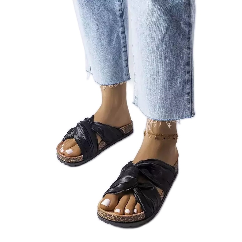 BM Black slides decorated with Fresne material