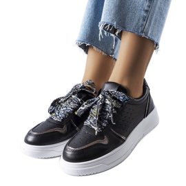 Black sneakers 85-872 Black sneakers 85-872