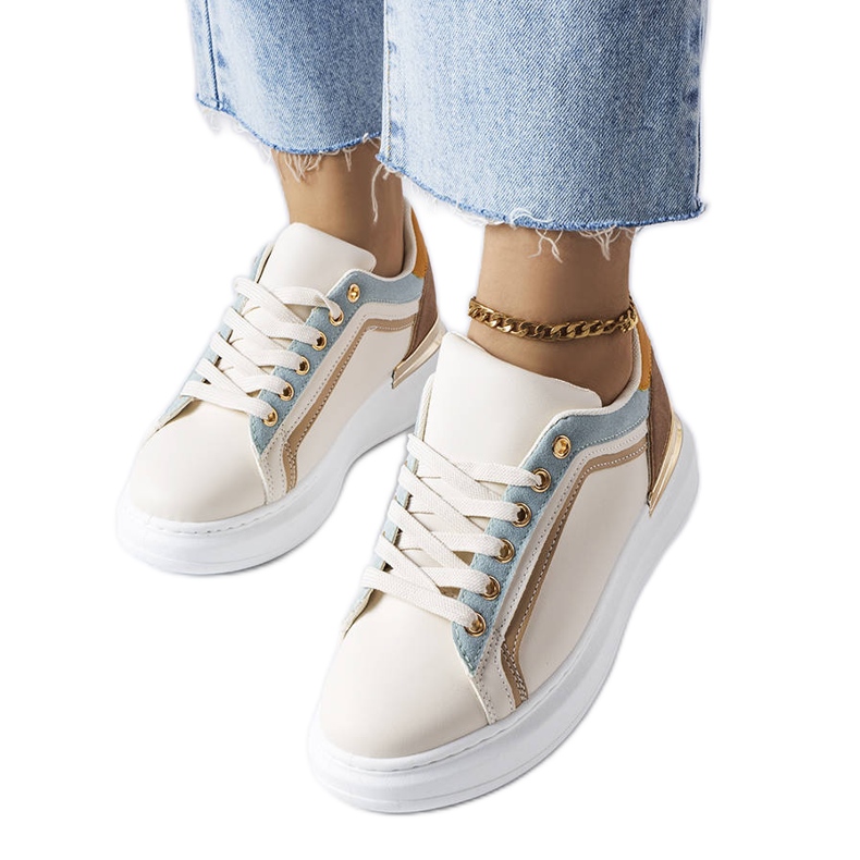 Beige sneakers with a thick sole from Soucy