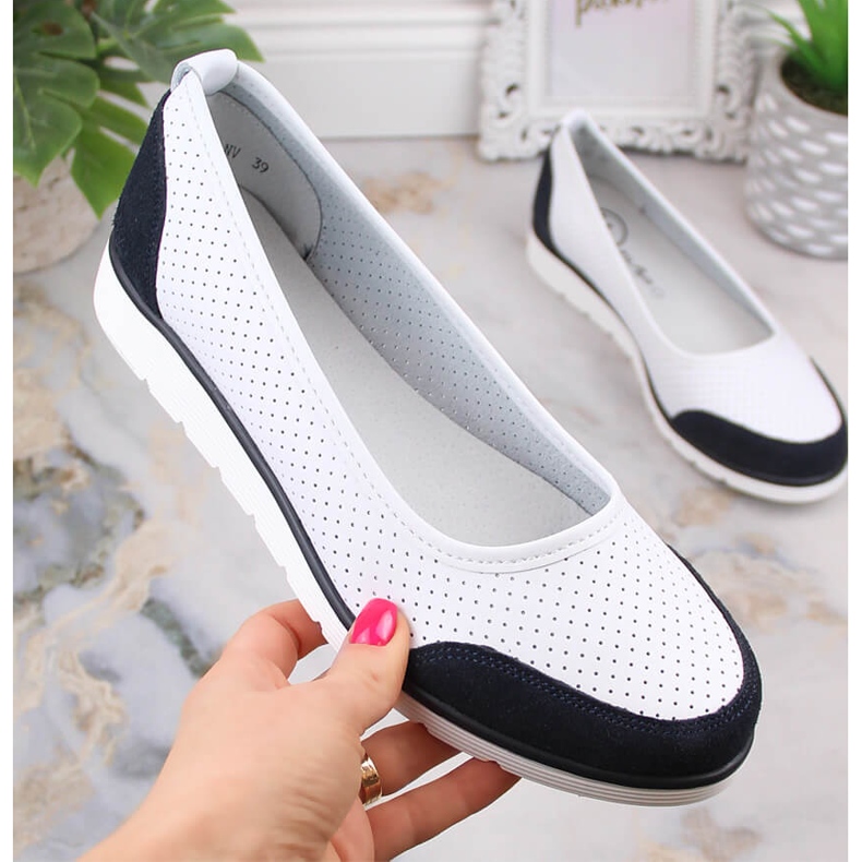 Women's openwork white leather ballerinas Filippo DP4524