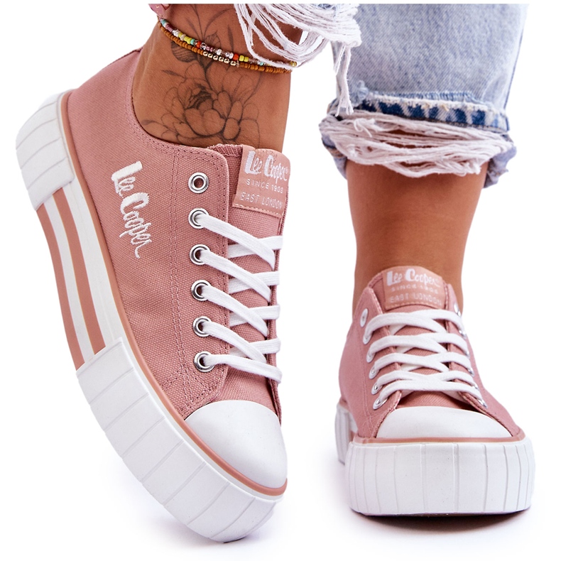 Women's Sneakers On The Platform Lee Cooper LCW-23-31-1804L Pink