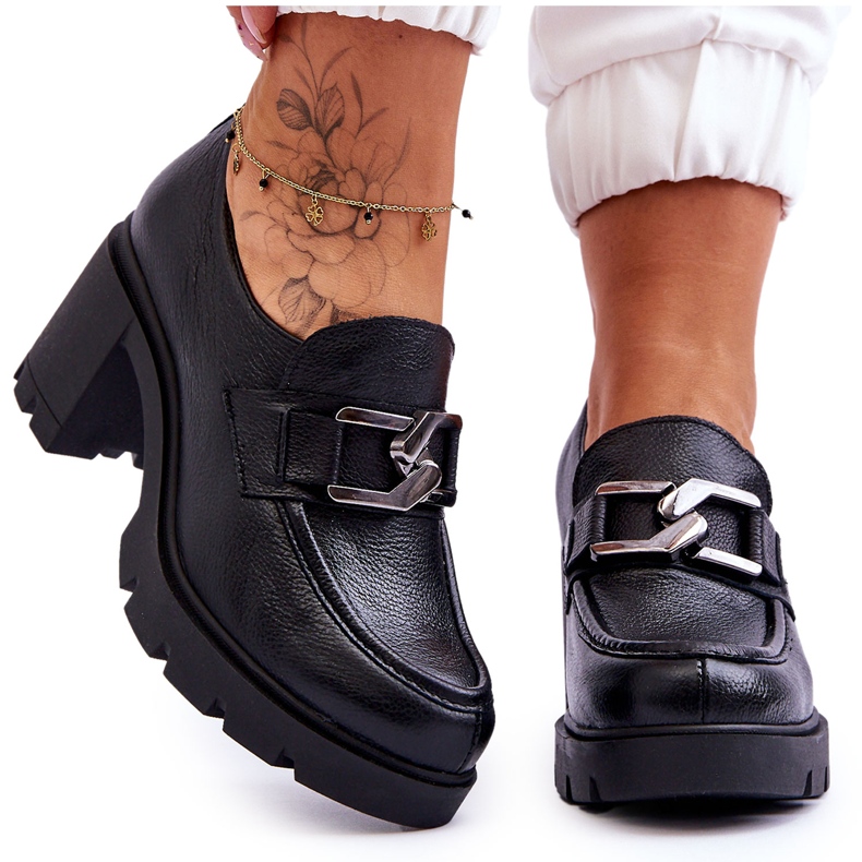 Lemar Elegant Brogues On A Heel With Black Harmell Decoration