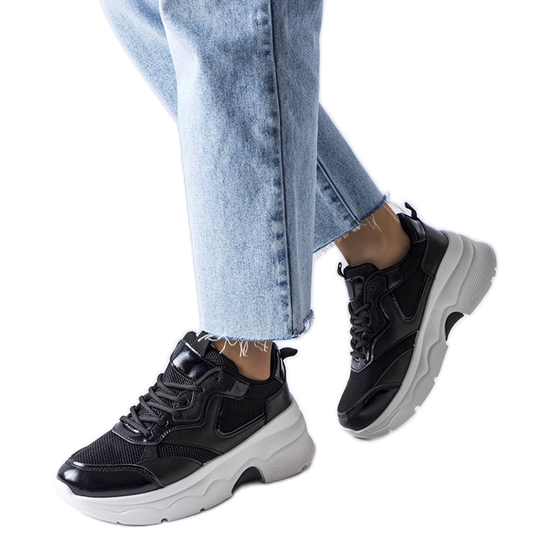 Women's black sneakers from Séguin