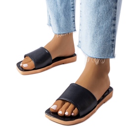 Black rubber sliders from Chatigny