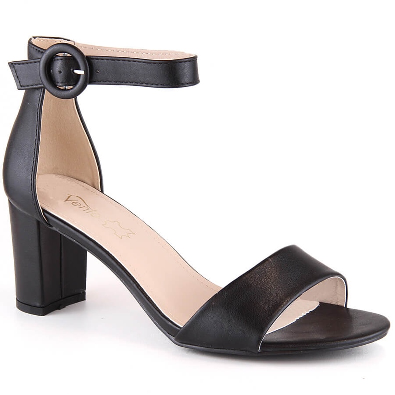 Black women's sandals on the post eVento 1617