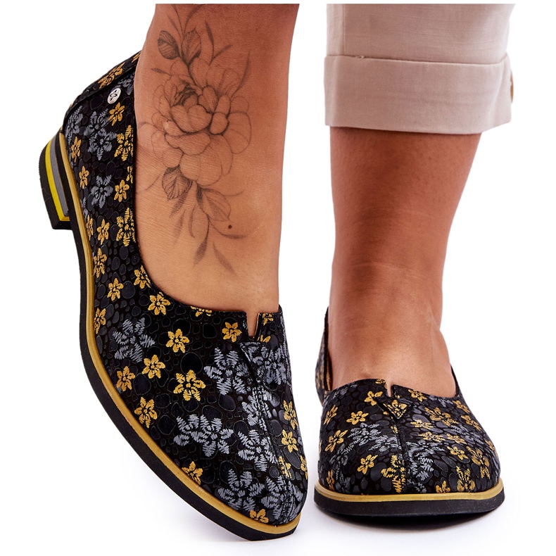 Leather Shoes Maciejka Yellow Flowers 05035-38 Black