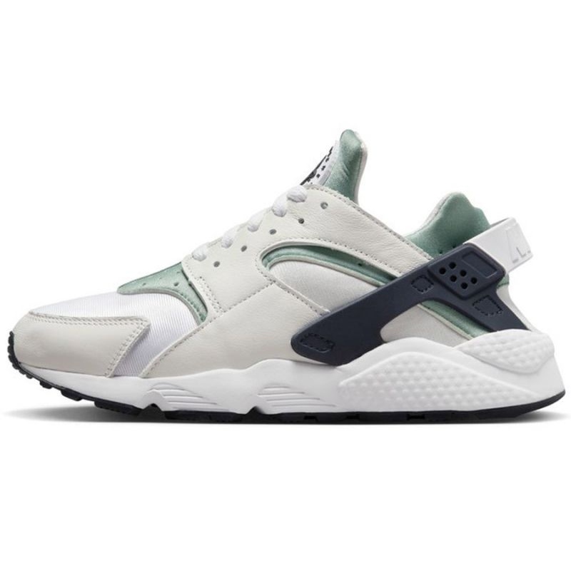 Nike huarache white and green deals