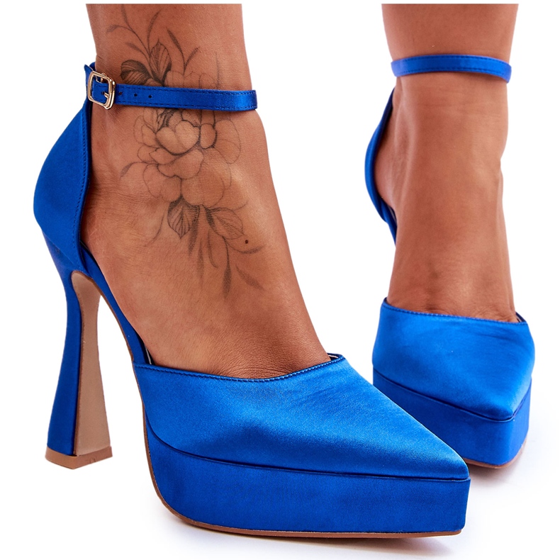 Fashionable Pumps On A Wider High Heel Blue Madness