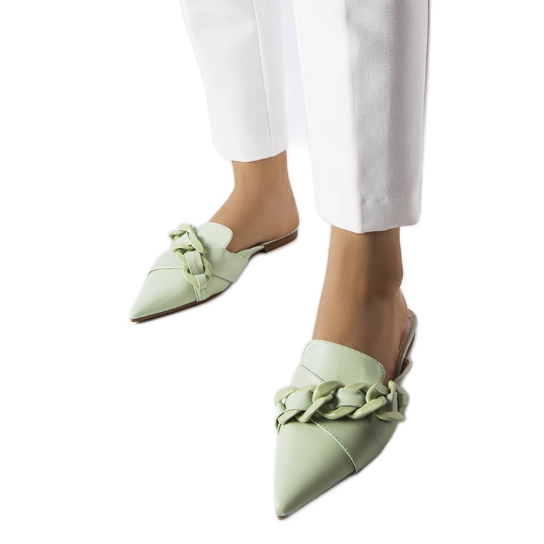 Green elegant slippers with a Patenaude chain Green elegant slippers with a Patenaude chain