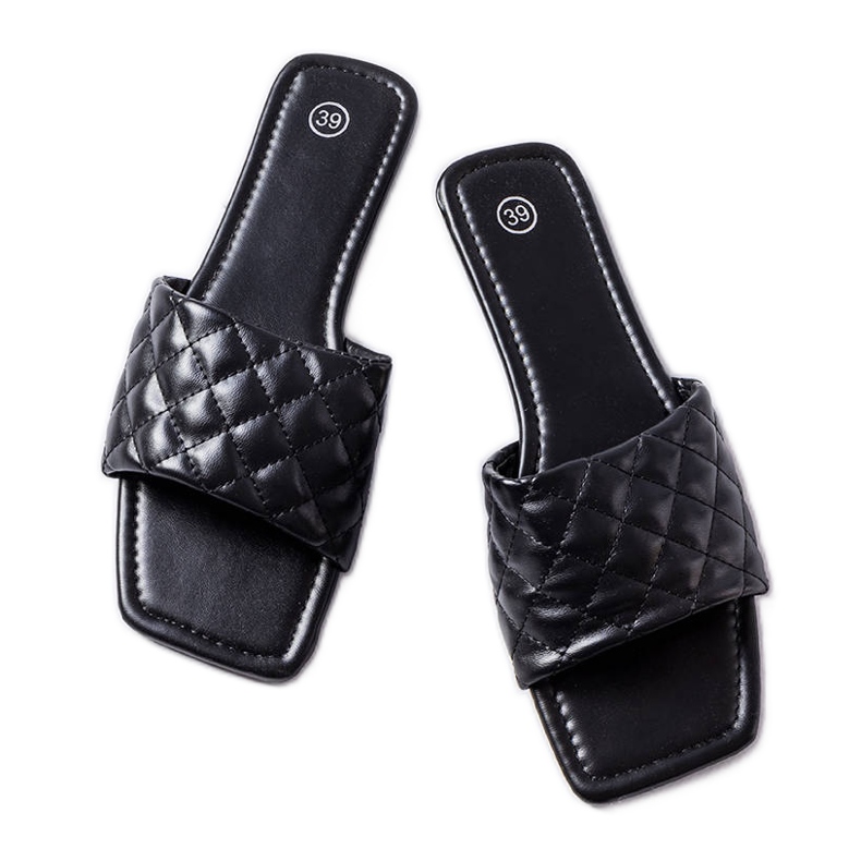 Black elegant flip-flops with quilting from Labrie