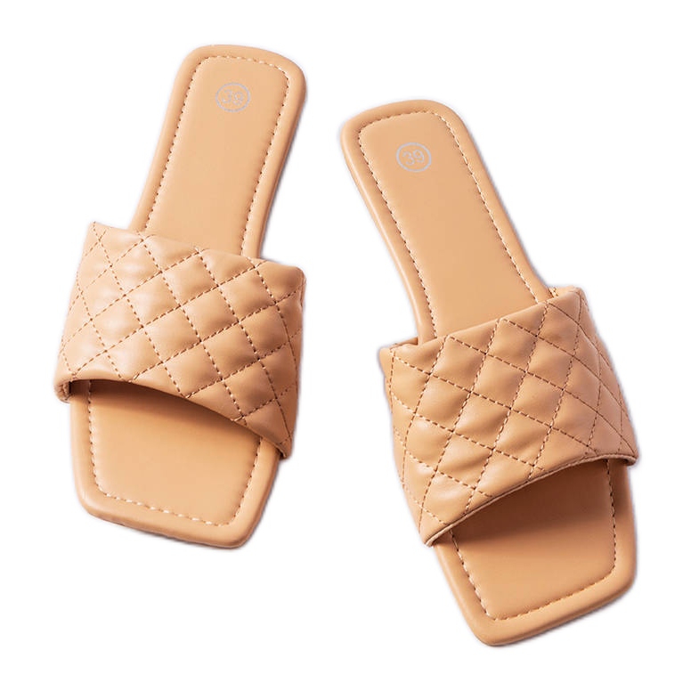 Pink elegant slippers with quilting from Labrie