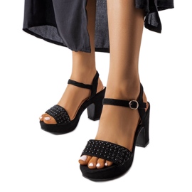 Oakridge black block sandals