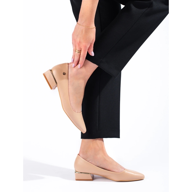 Vinceza women's low-heeled beige ballerinas