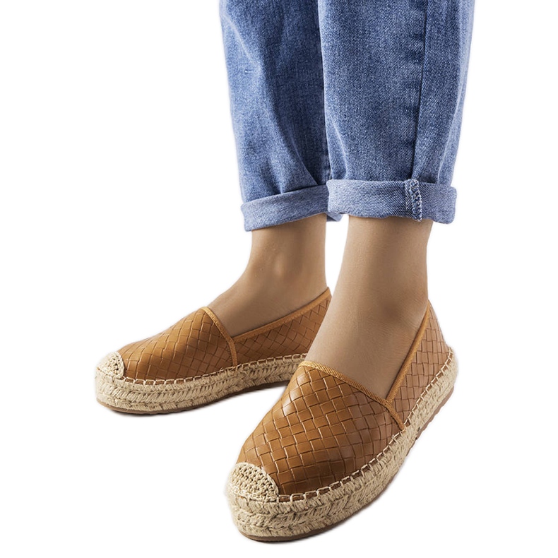 Brown espadrilles decorated with Geoffrey embossing