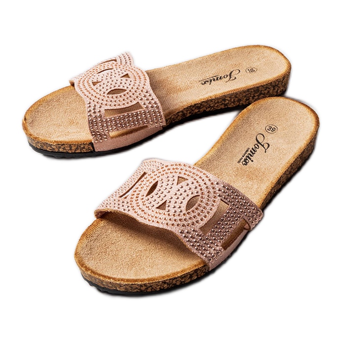 Pink slides decorated with Lagacé jets