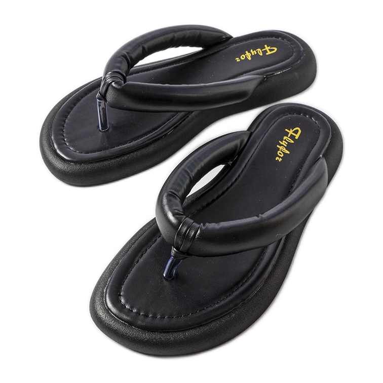 Smithfield black chunky flip-flops