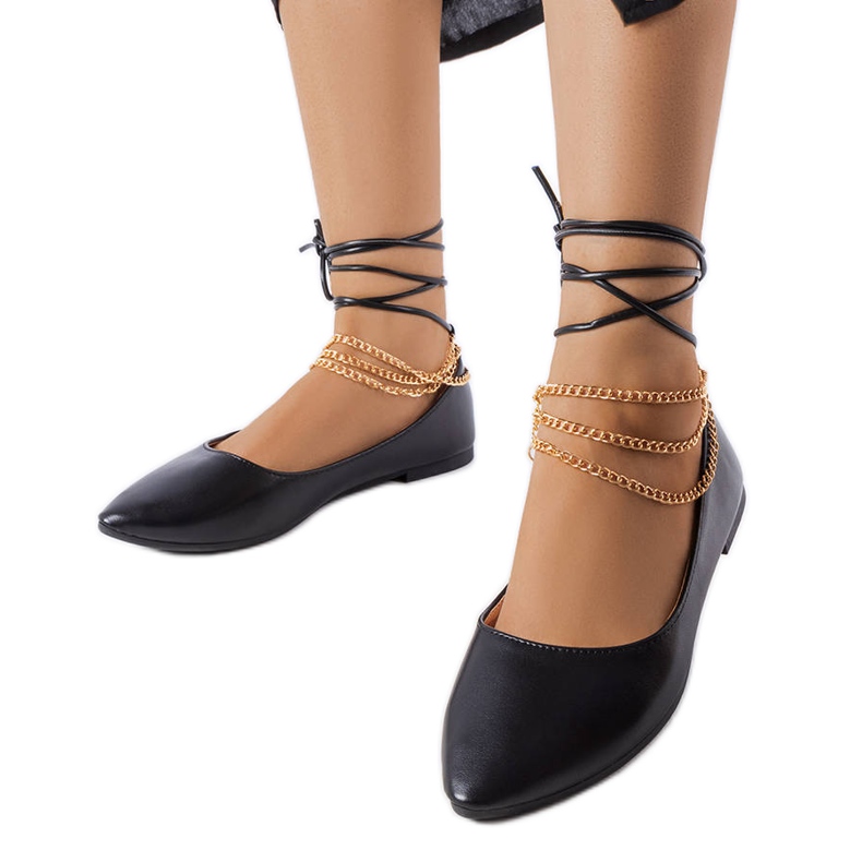 Black ballerinas with a decorative clasp from Donat