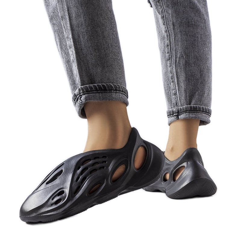 Julienne black foam slides