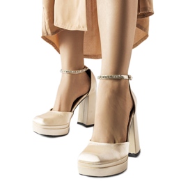 Beige high heel pumps from Elida