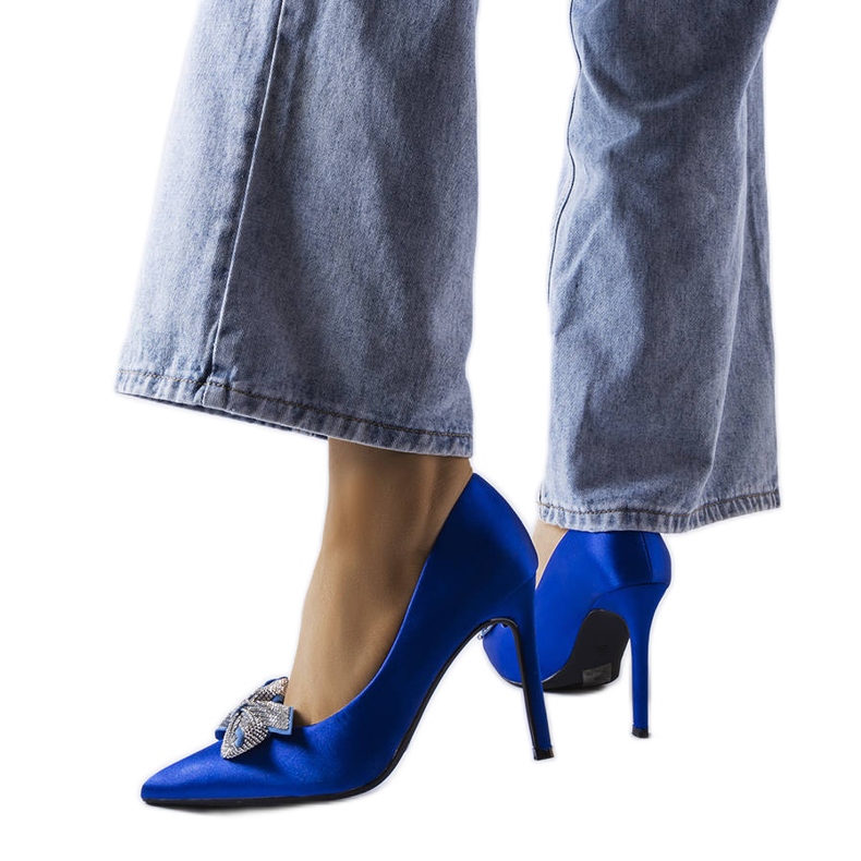 Blue pins with a satin finish and a Mia bow