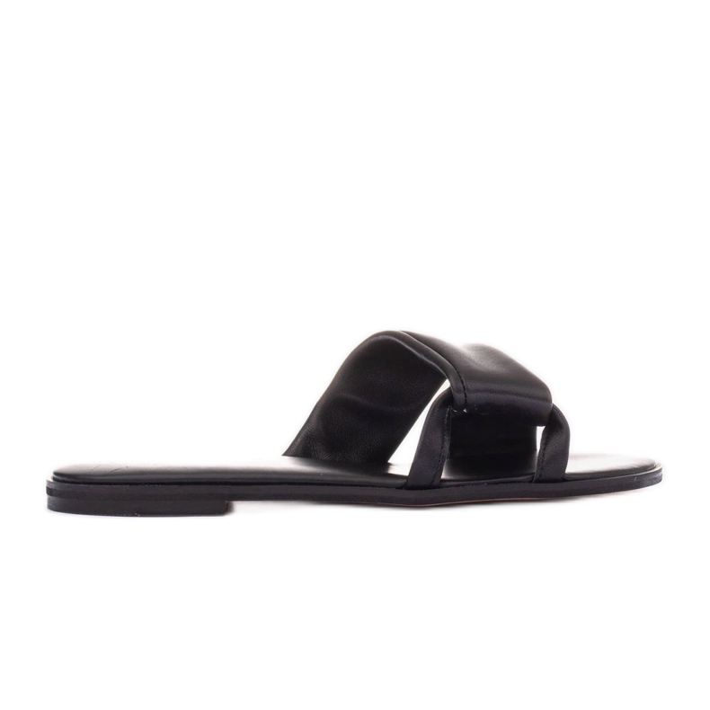 Marco Shoes Leather flip flops on a flat bottom black