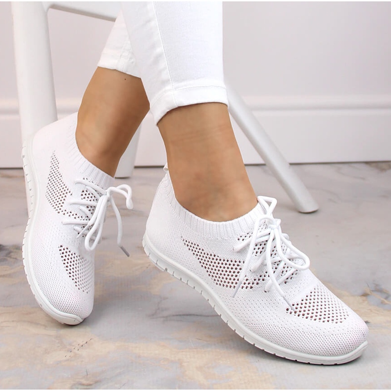 Women's sports shoes slip on white NEWS Women's sports shoes slip on white NEWS