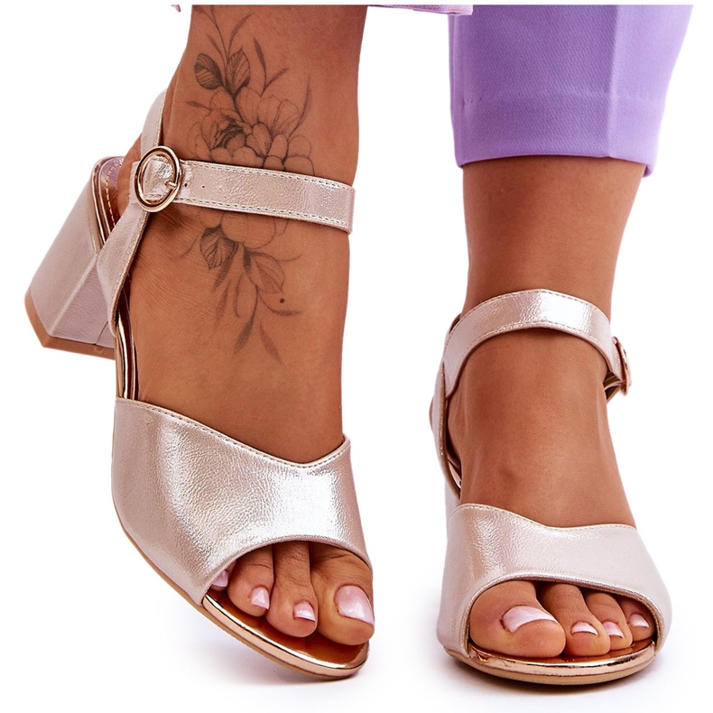 Vinceza Women's eco-leather sandals on the golden metallic post
