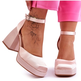 Fashionable Pumps On Massive Heels Beige Sandia
